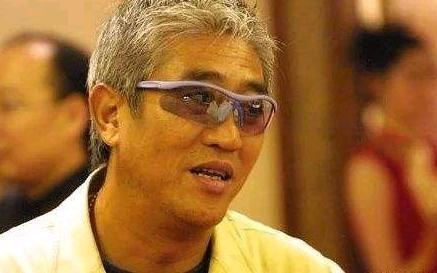 柯受良飞越黄河壮举，网络大侠：油门到底就过去了，真的吗？