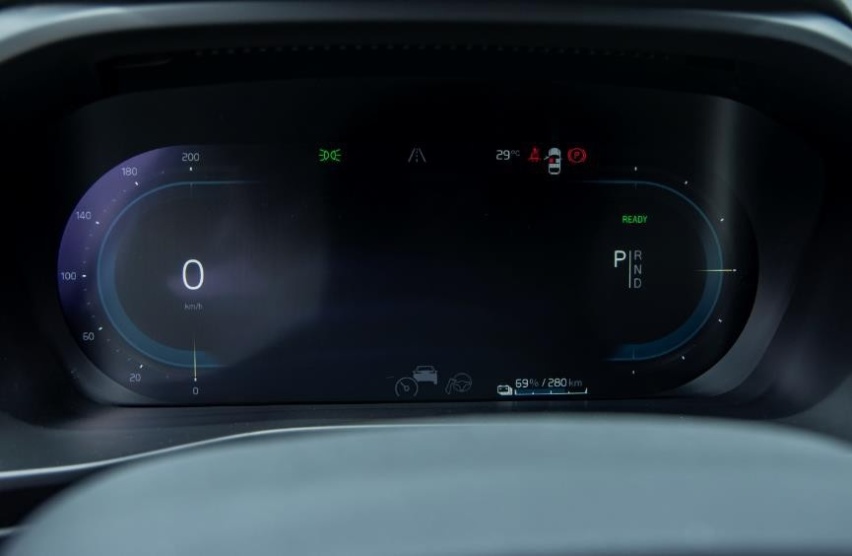 试驾沃尔沃XC40-P8：通电才是“北欧豪华”，但安全还是“老梗”