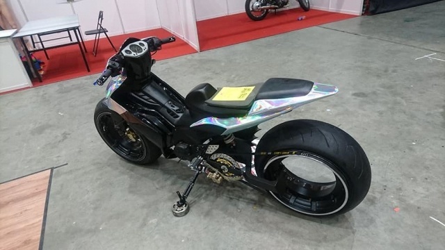 马来西亚Demak Evo ZR 110 无轮毂车轮摩托现世