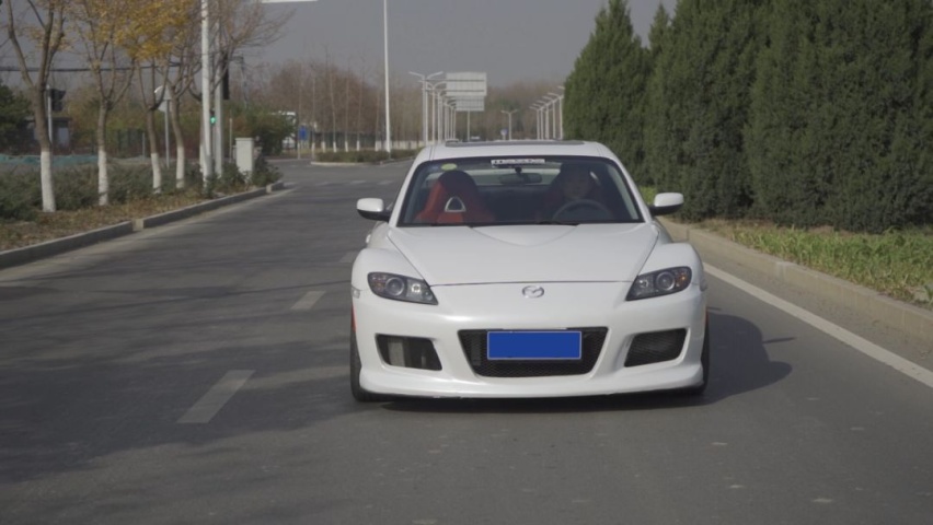 10万买辆进口跑车，二挡10000转下车直哆嗦