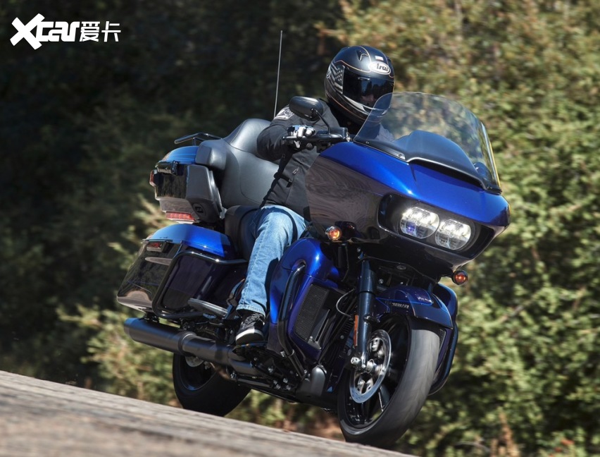 哈雷发布2020款road glide 公路滑翔巡航摩托