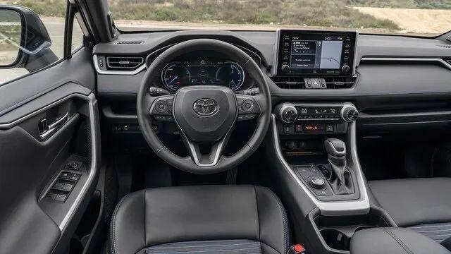 RAV4混动版深度评测，省油动力强，但有一点别抱太大希望