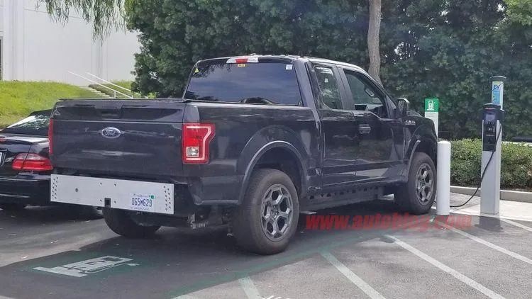福特全新F-150 Raptor猛禽首秀，1点失望3个期待