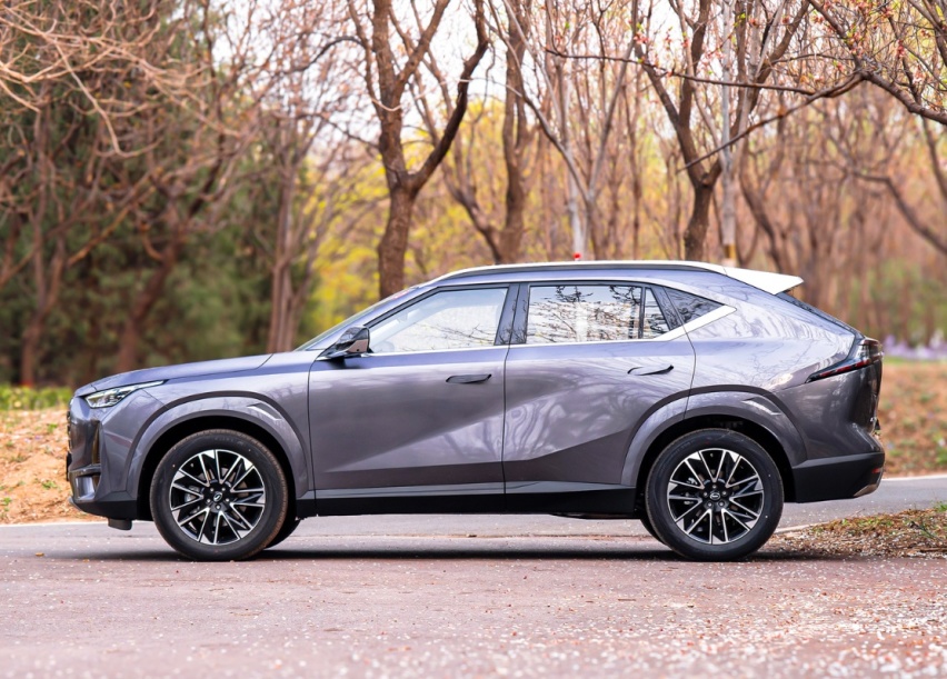 广汽传祺GS4 MAX正式上市，大过丰田RAV4，配1.5T+7DCT