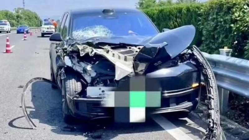 理想L9高速又撞了，类似FSD的新架构能解决问题吗？