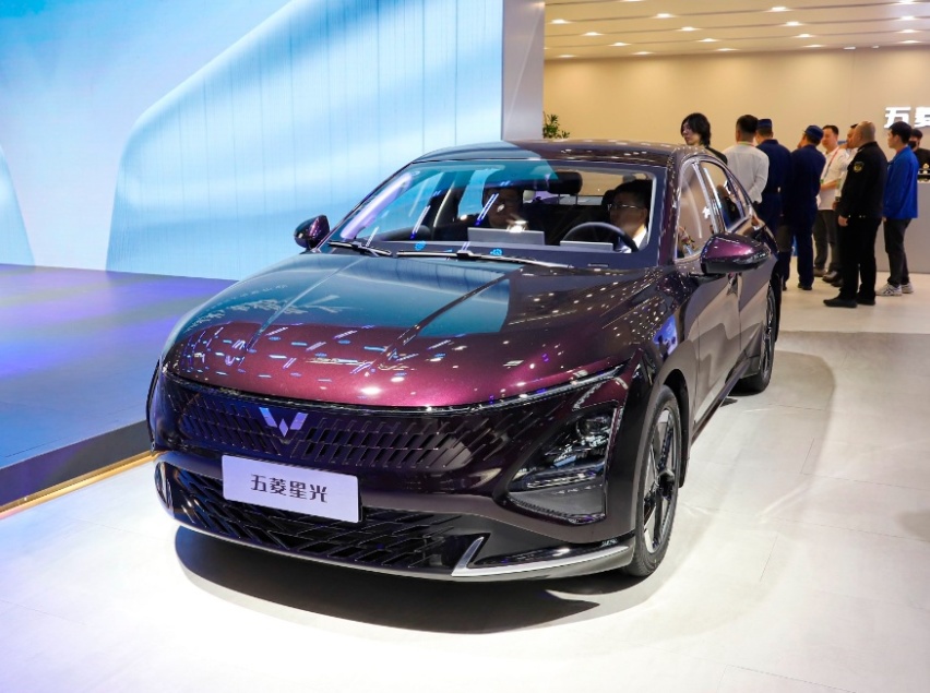 10万左右的新能源车，五菱、比亚迪、长安谁的车更有性价比？