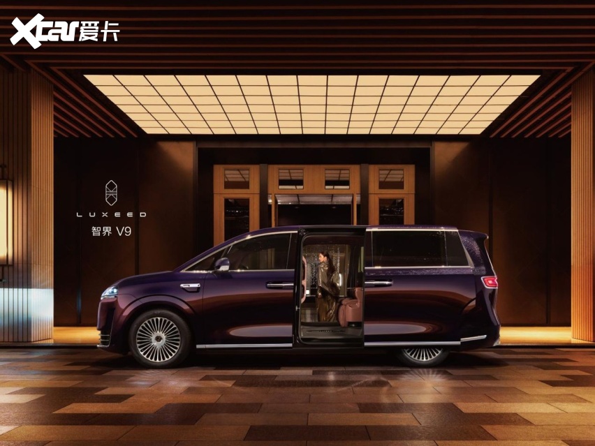 智界V9侧向互动光毯黑科技，或将重塑旗舰MPV交互标准