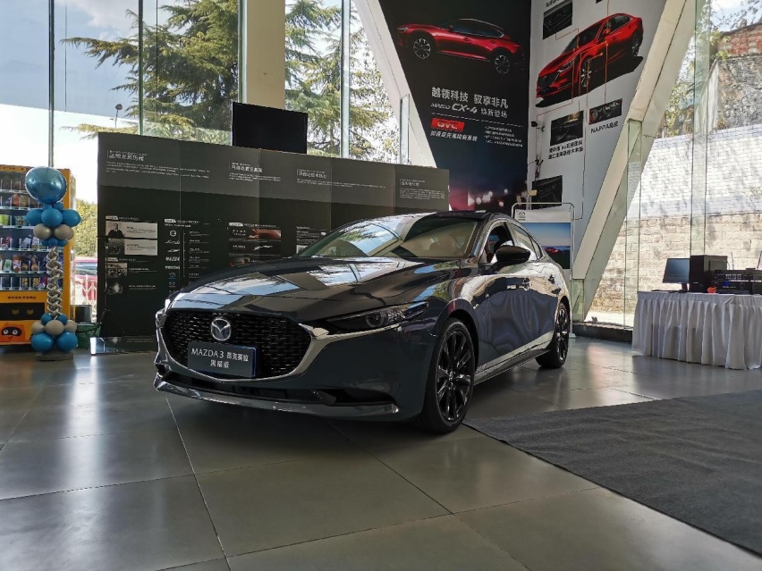 极热上市！长安马自达昂克赛拉/CX-30黑曜版登陆重庆
