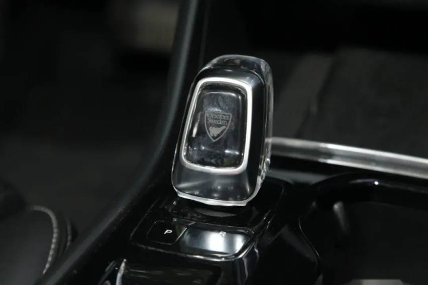 与其买辆相貌平平的中级轿车,不如考虑一下豪华品牌的SUV?