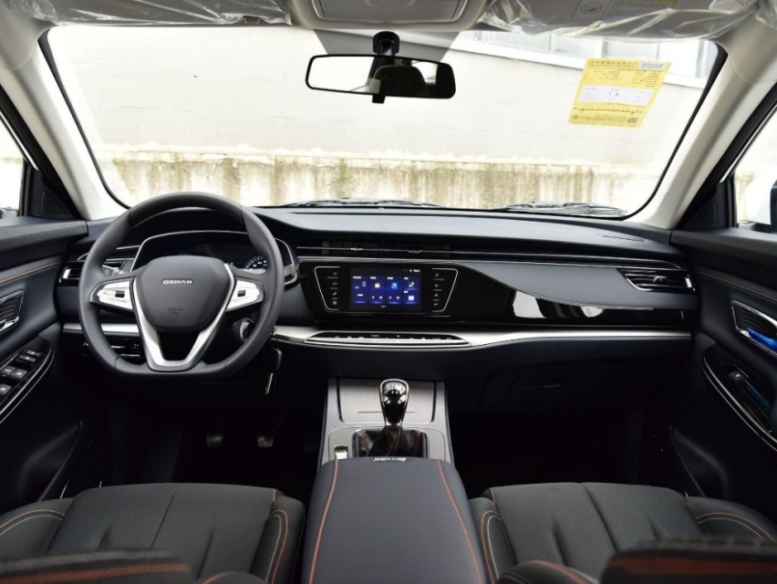 颜值、空间、科技一个都不能少的SUV，长安欧尚X7购车手册