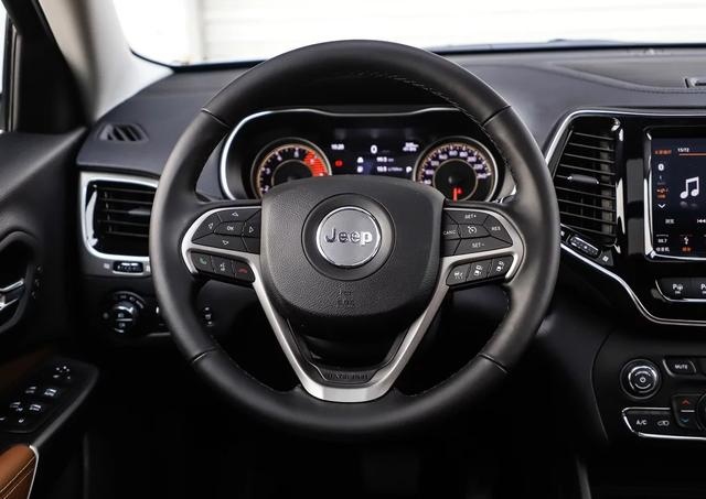 越野性能不俗的城市SUV，2.0T+9AT，顶配四驱匹敌霸道