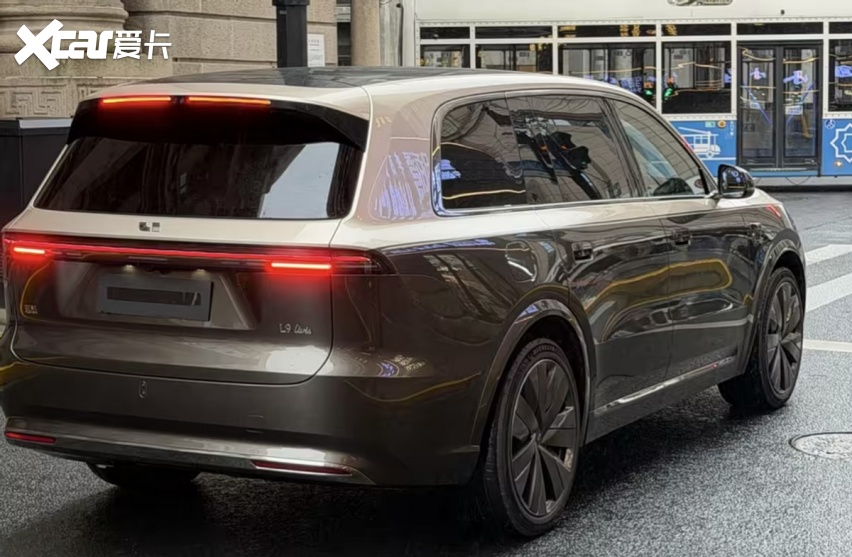理想L9 Livis实车,55.98万,选它还是问界M9?