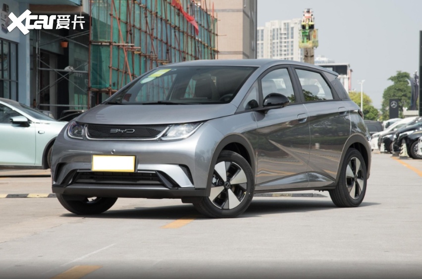 比亚迪海豚的新对手,全新标致e-308曝光了,造型帅气,续航400km