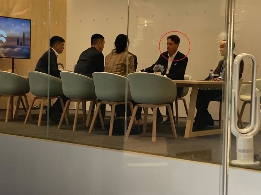 李斌密会奔驰CEO，销量拉跨真要找工作？
