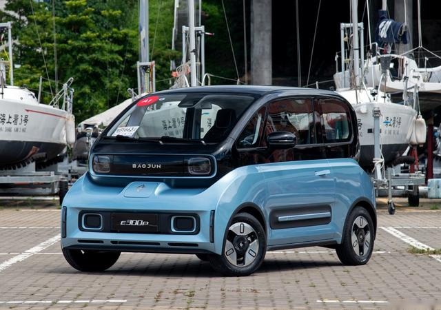 可爱呆萌的微型车，新宝骏E300续航305km，搭载自动驾驶