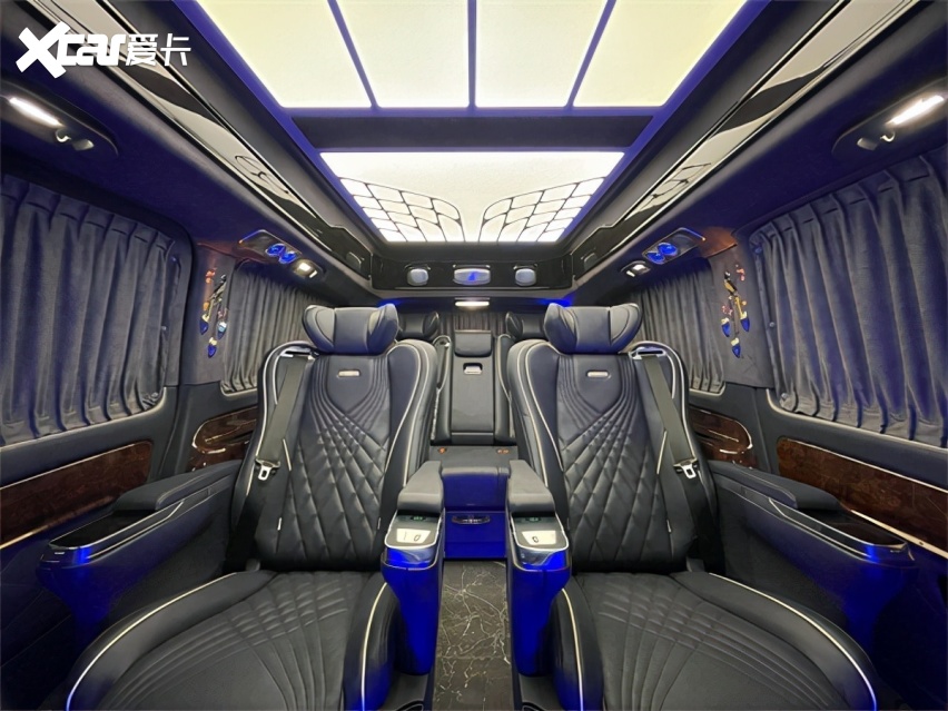奔驰威霆高顶商务车现车，现车实拍解读