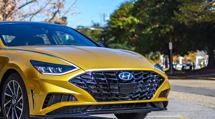 2.0T+轿跑+省油 6月份上市 17万售价还买什么奔驰C