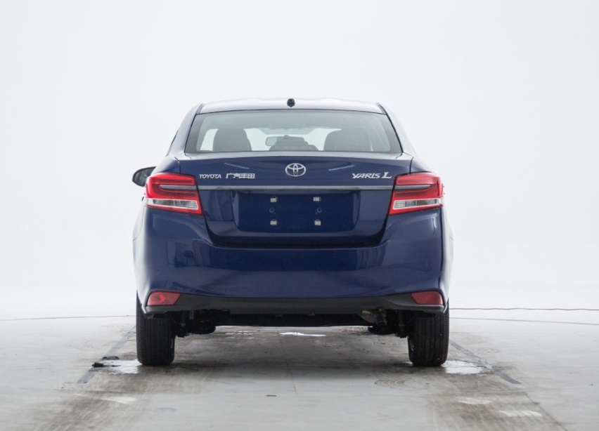 百公里油耗5.2L，买菜车可以选它！丰田YARiS L 致享
