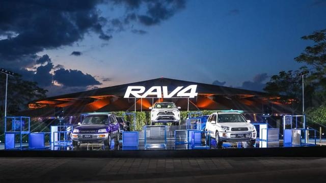 17.48到25.88万,新RAV4售价让我忘记那块中控屏