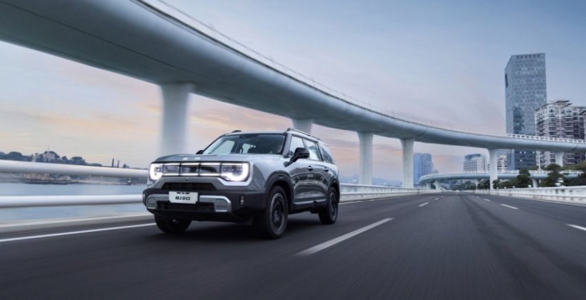 “轻野”还能有多野？不充电的电四驱轻野SUV BJ30告诉你答案
