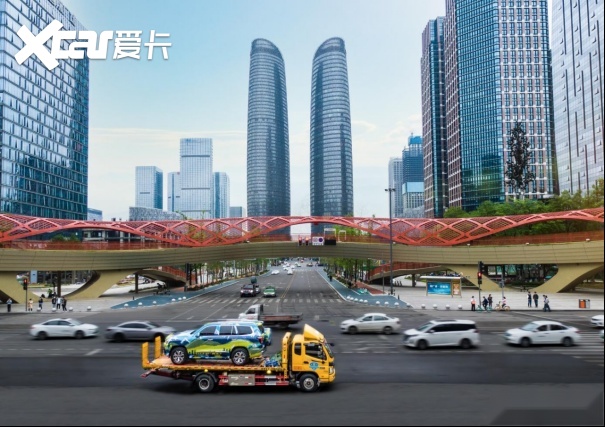 BJ60伪装车惊现成都街头 再曝四大猛料