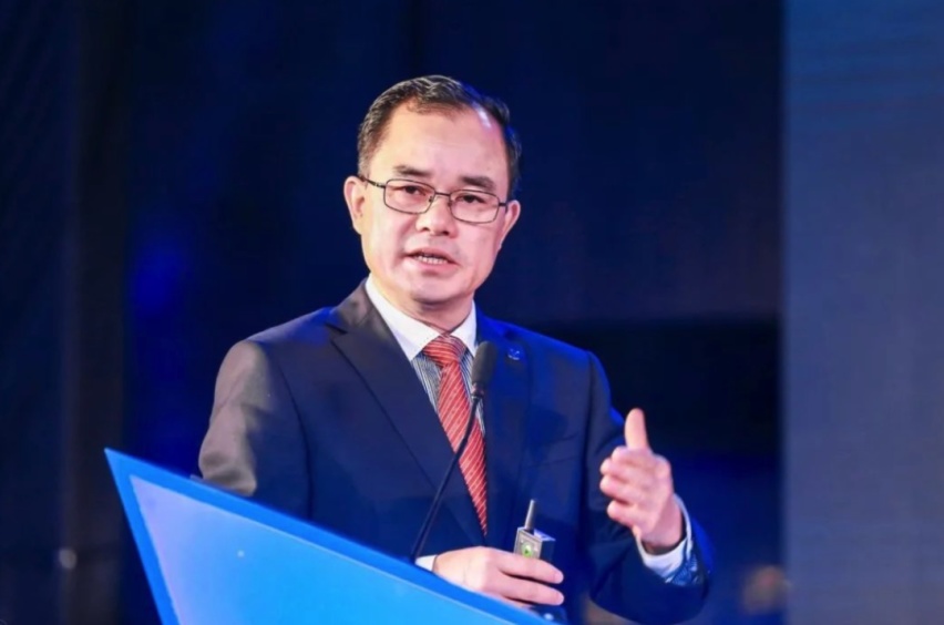 2024年，问界的最大对手是谁？