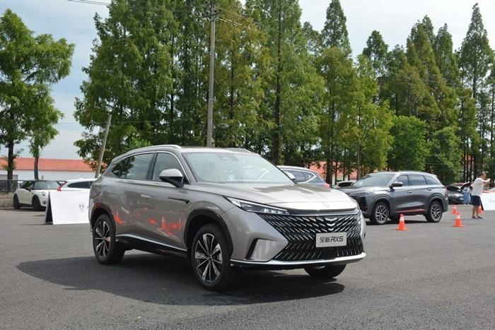 全新荣威RX5 场地对比别克昂科威 究竟谁的“威”力更大