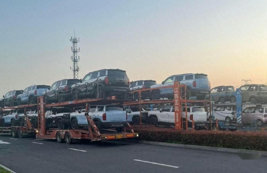 全新哈弗H3实车曝光：我就站在你面前，你看我几分像从前？