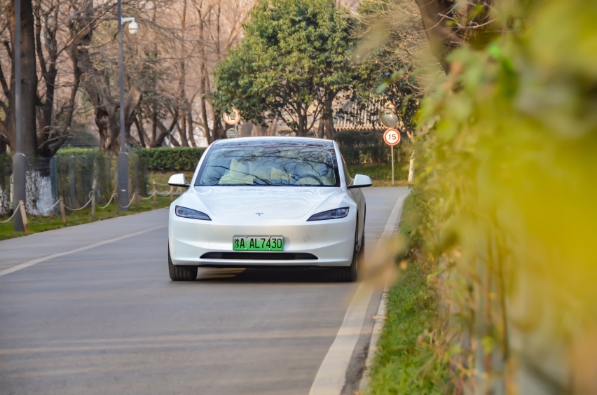 实拍实测“全民公敌”新款特斯拉Model 3 仍傲视群雄还是已泯然于众