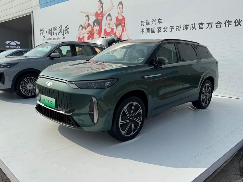 奇瑞风云T10实车曝光，有五/六座可选