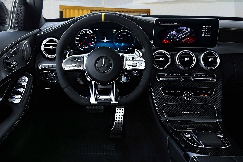 秉承赛道基因，奔驰AMG C63暗夜特别版上市