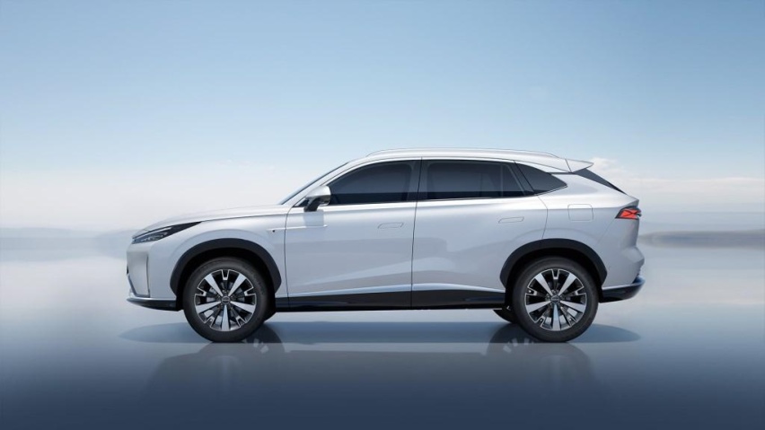搭载1.5T DMH超级混动系统、真实综合续航超1621km,荣威D5X DMH上市