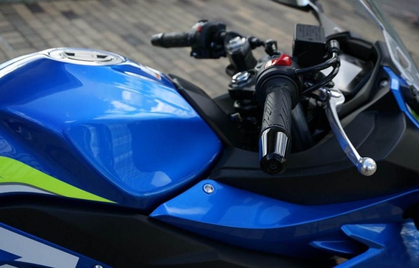 国内最畅销的250“跑车” 铃木GSX-250R实拍解析