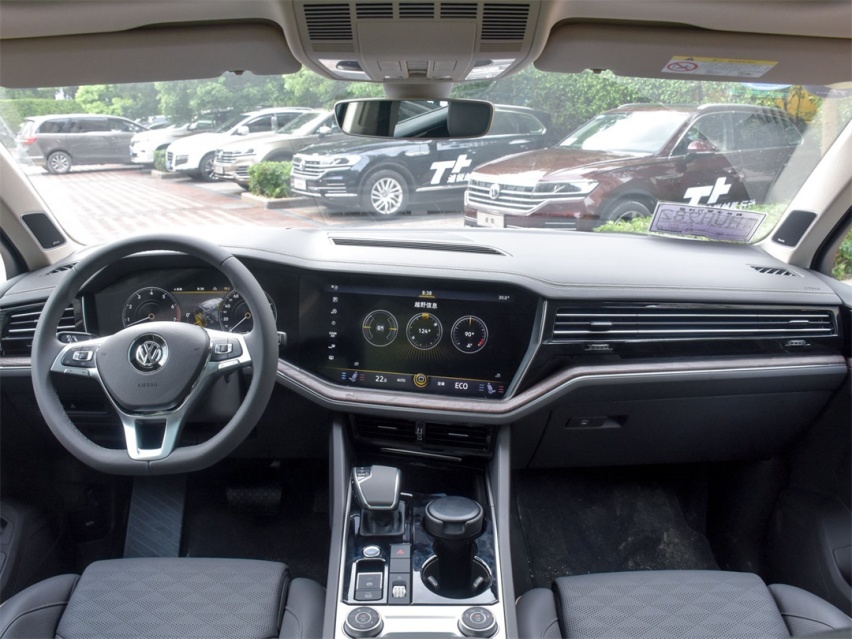 赚了赚了，老王400万的SUV，和我50万的SUV三大件一样