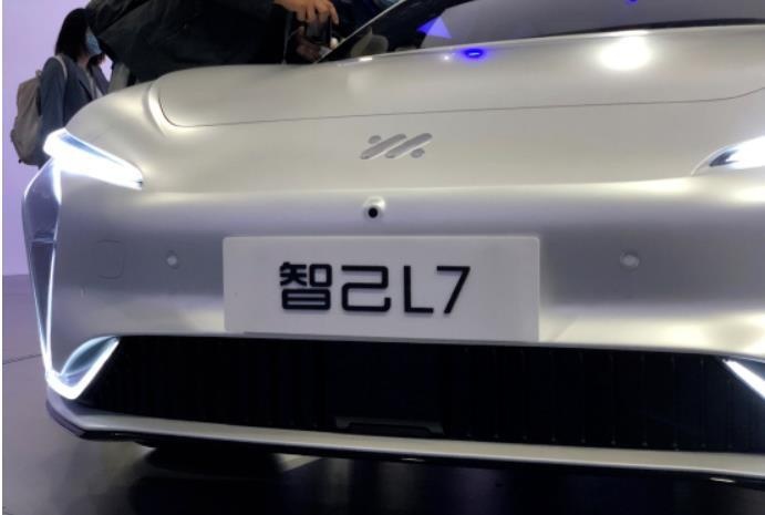 智己L7上海车展开启预售 2022年开始交付
