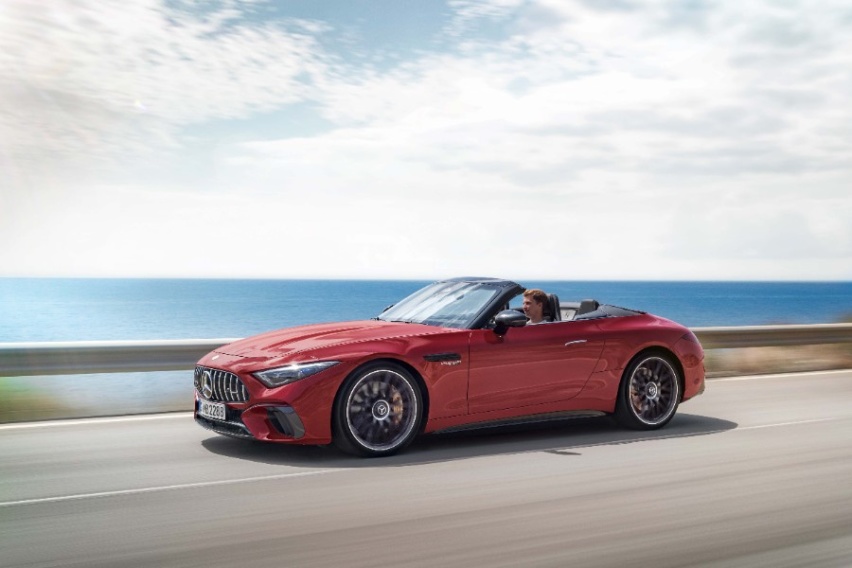 全新梅赛德斯-AMG SL全球首发，标配4.0T V8发动机硬刚保时捷