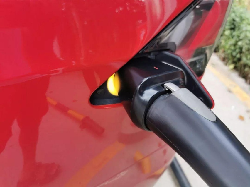 豪华电动SUV高速续航对决！唐EV600大战MODEL X