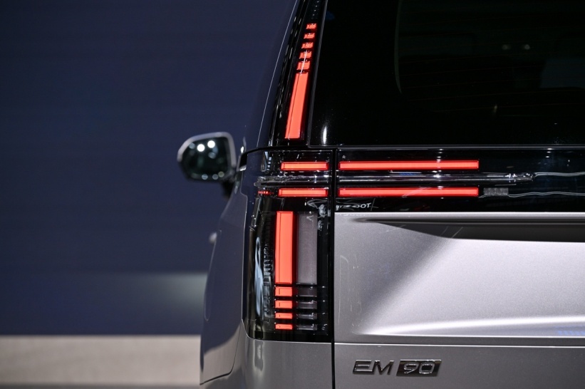 81.8万元！沃尔沃EM90能否重新定义纯电豪华MPV？