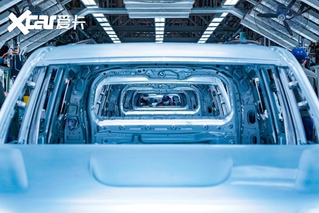 BJ60酷玩上市，23.98万起售叠加四重大礼，车友直呼“好饭不怕晚”