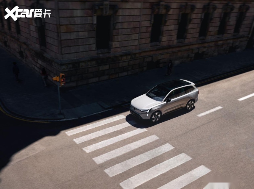 沃尔沃99周年庆典：EX90/ES90开启预售，XC70感恩版上市