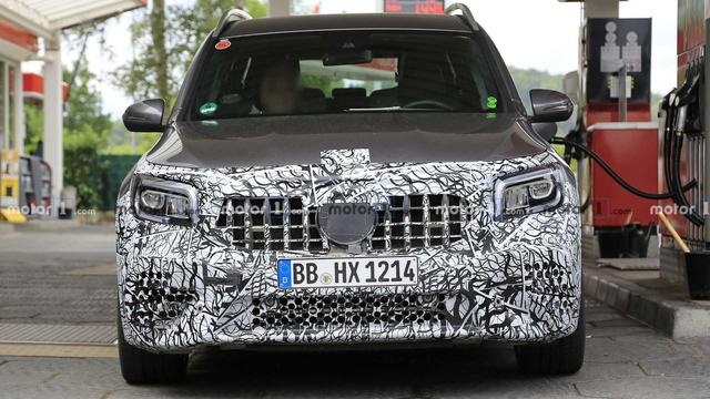 将近400匹的小型SUV！！！奔驰AMG GLB45申报图曝