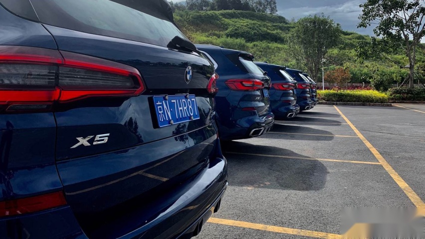 标配激光大灯的中大型SUV！开上TA才懂啥叫豪华又运动