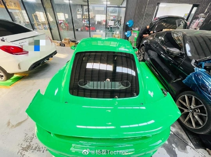 两部保时捷718 GT4刷ECU改装电脑德国Techtec动力改装程序