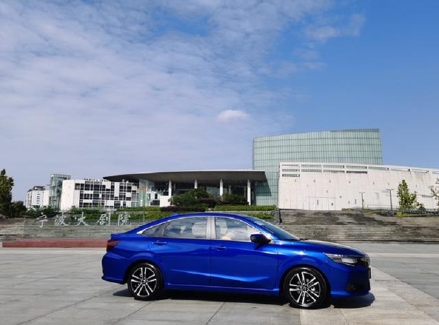 10万+选省油车？推荐三款混动：空间大，优惠大，也不用等