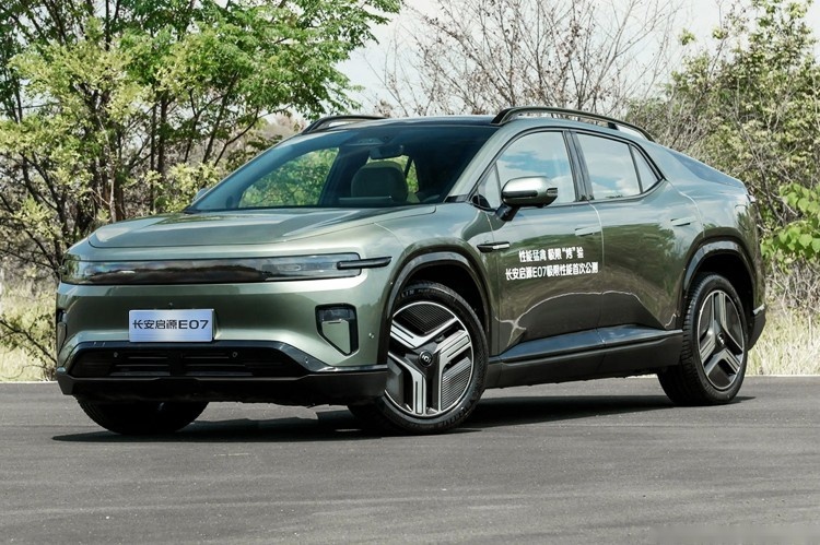 全景智慧可变SUV 长安启源E07售19.99万起