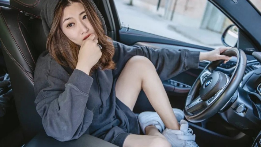 明明可以靠动力，她却因为颜值选了这辆宝马