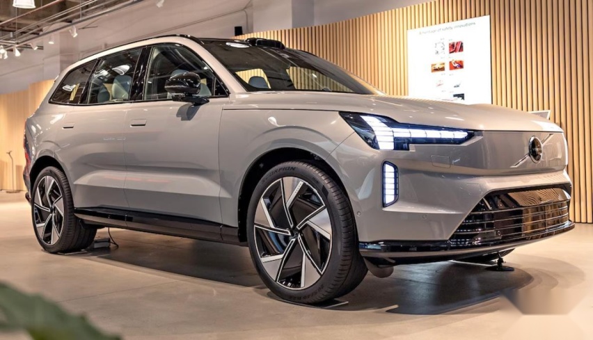 解读沃尔沃EX90纯电SUV，比XC90更坚固，扭矩达910Nm