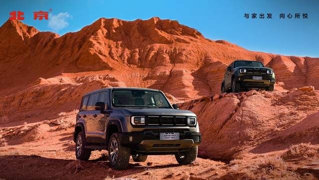北京汽车全新BJ40刀锋英雄版开启预售,刀锋双雄,登锋越极