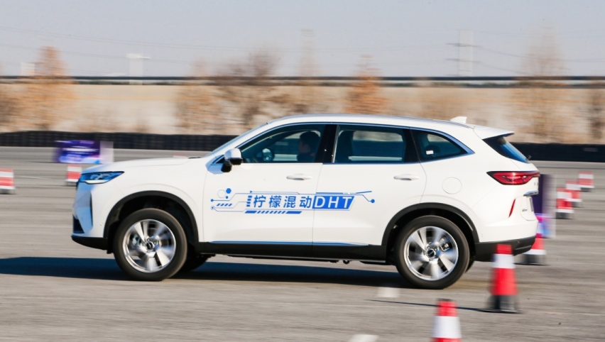 体验不输“两田”，抢先试驾长城汽车“柠檬混动DHT”