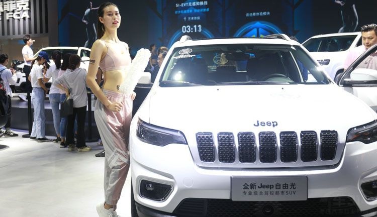 成都车展漂亮车模盘点，你确定不来看看？